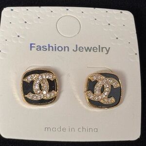 Fashion Jewelry Gold and Green Earrings .5 inch